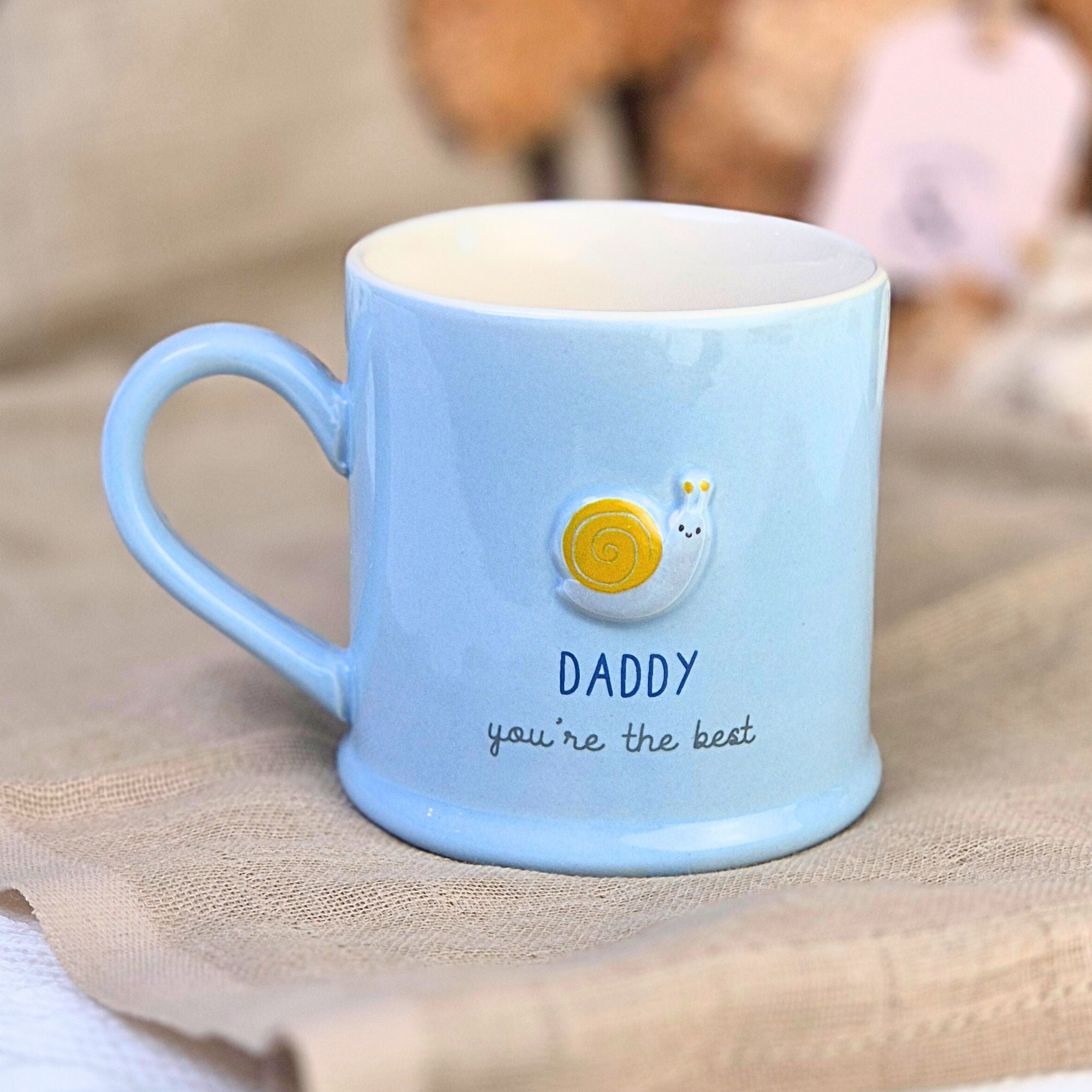Blue keepsake Daddy mug. Ideal for congratulating a New Dad or as a Father's Day gift.
