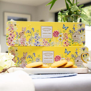 Biscuit gift tin with lemon curd flavour