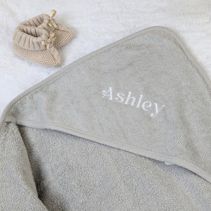 Personalised towel for baby in grey cotton with custom name embroidered on the hood