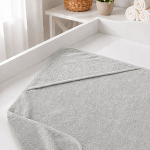 Personalised towel for baby in grey cotton with custom name embroidered on the hood