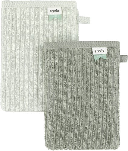 2 pack of pale green washcloths in different shades