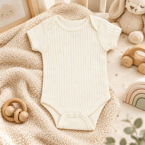 Marshmallow cream ribbed baby bodysuit 0-3 months with short sleeves