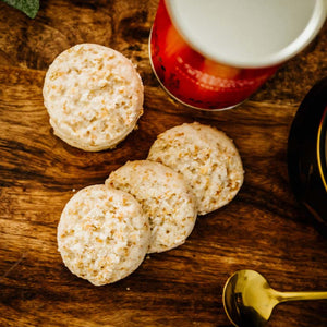 Red & Gold biscuit tube – sweet toasted coconut flavour