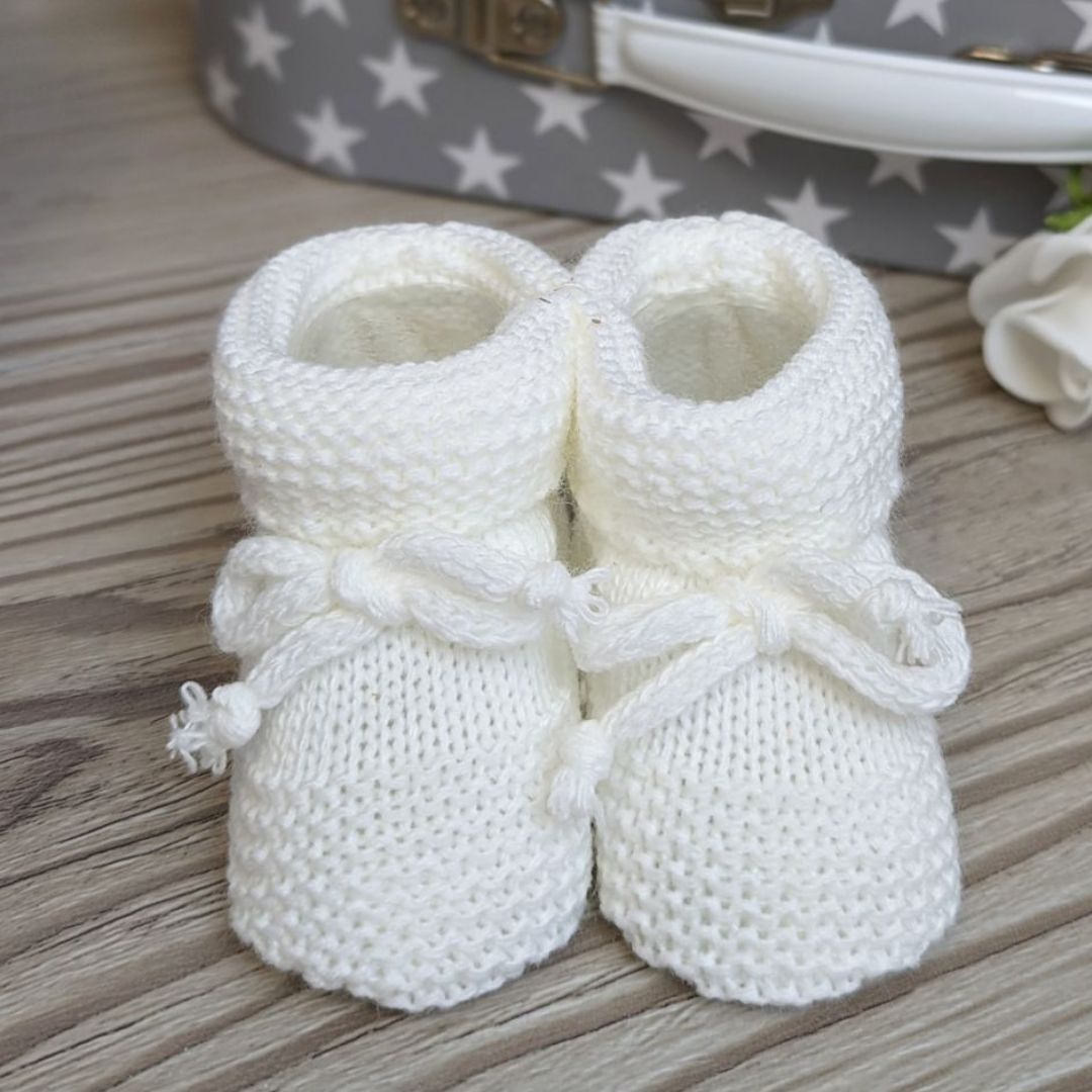 white knit baby booties, gifts for new parents 