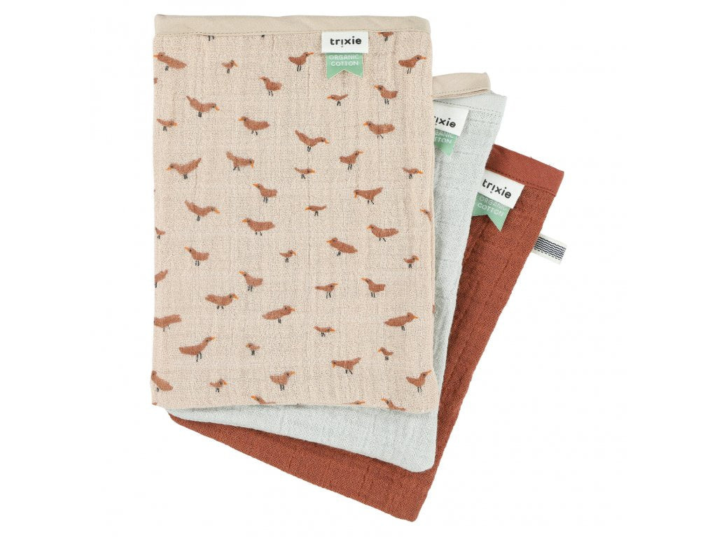3 washcloths in rust-red, light grey and cream with a bird pattern
