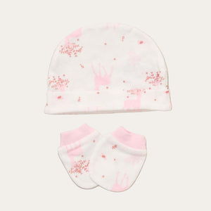 Baby girl hat and mittens with a pink deer pattern