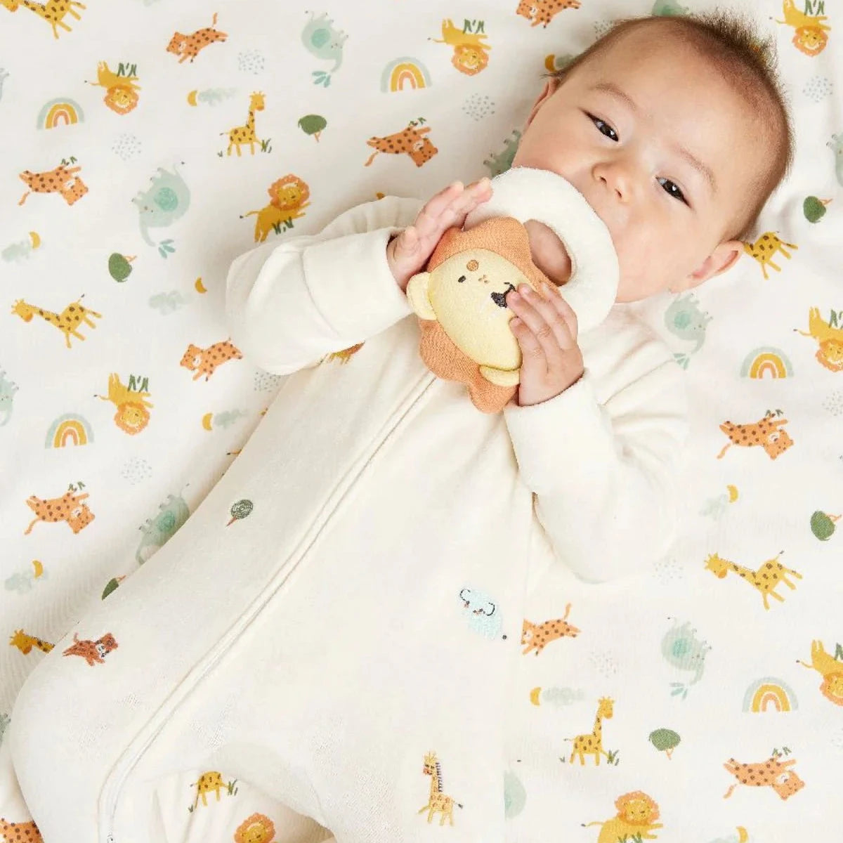 Baby unisex jungle friends luxury gift set with sleepsuit hat blanket and toy