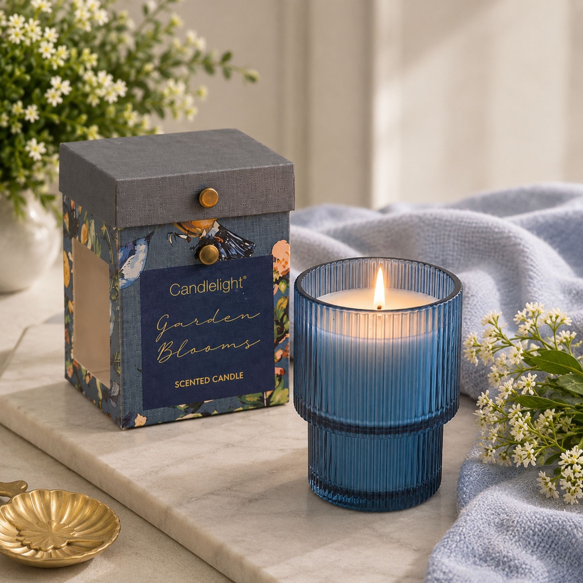 Blue scented candle for new mums