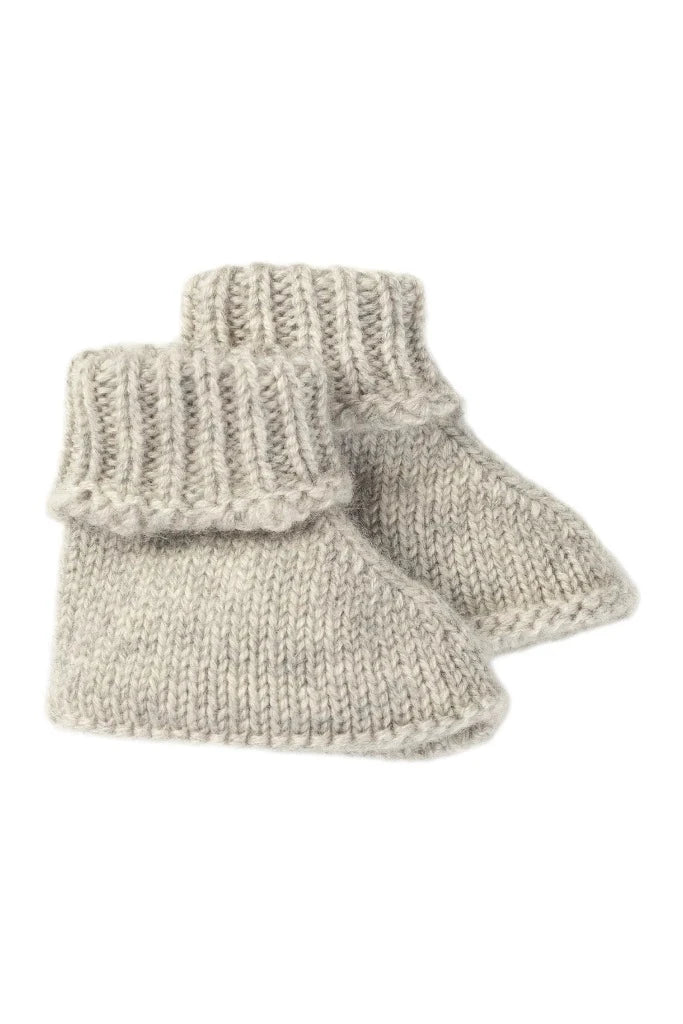 Soft cashmere baby booties for age 0-3 months in a light grey colour