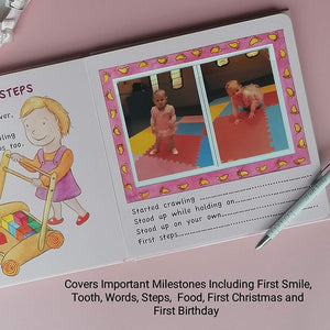 First steps page with photo sleeves for crawling and walking