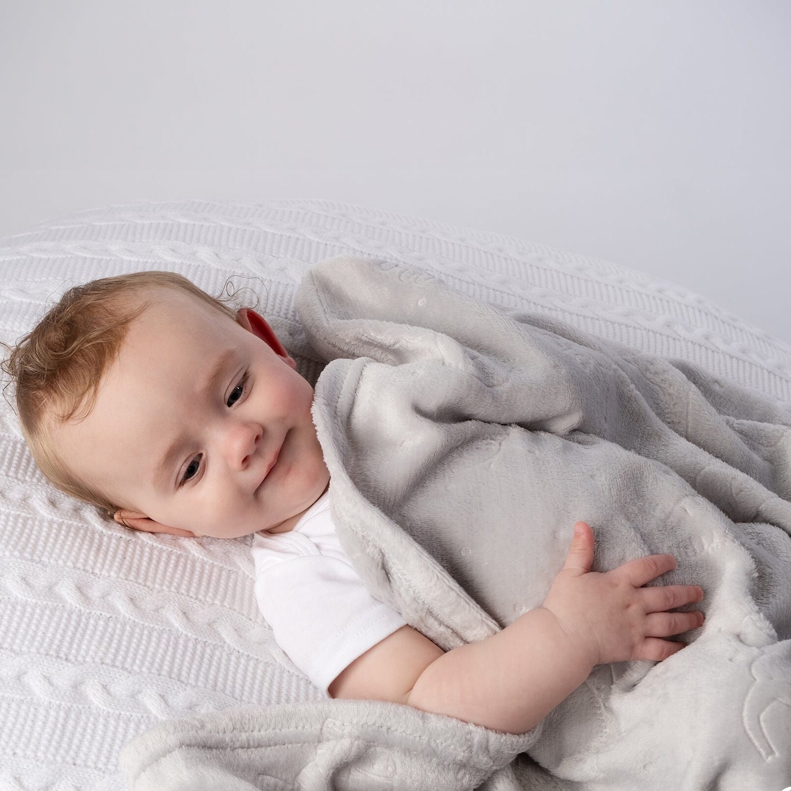 Grey safari animal Embossed Flannel Baby Wrap – 75 x 100 cm