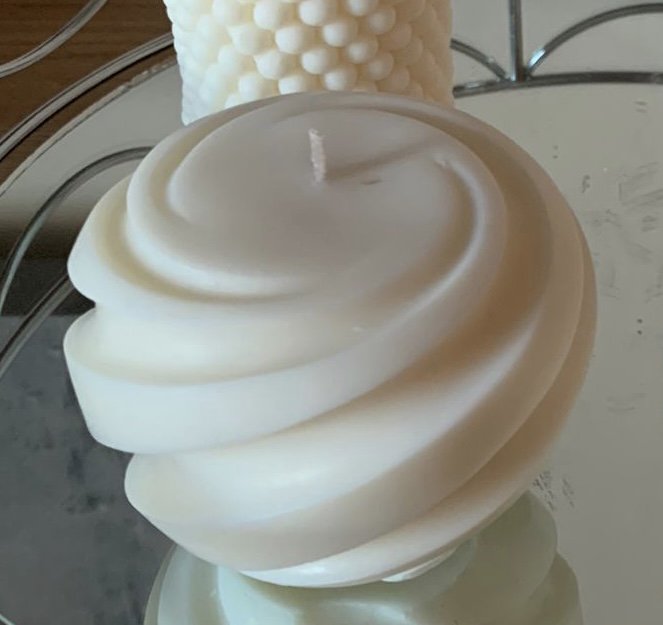 Large Swirl Candle by Comfort Collective London