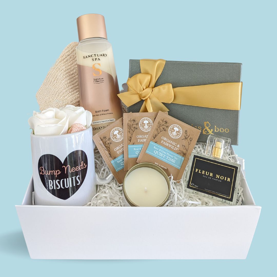 mum to be gifts hamper with pamper presents for a pregnant friend.