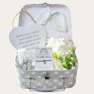 New mum gifts hamper with jewellery, chocolate, booties, hat and baby keepsake plaque designed by bumbles and boo.