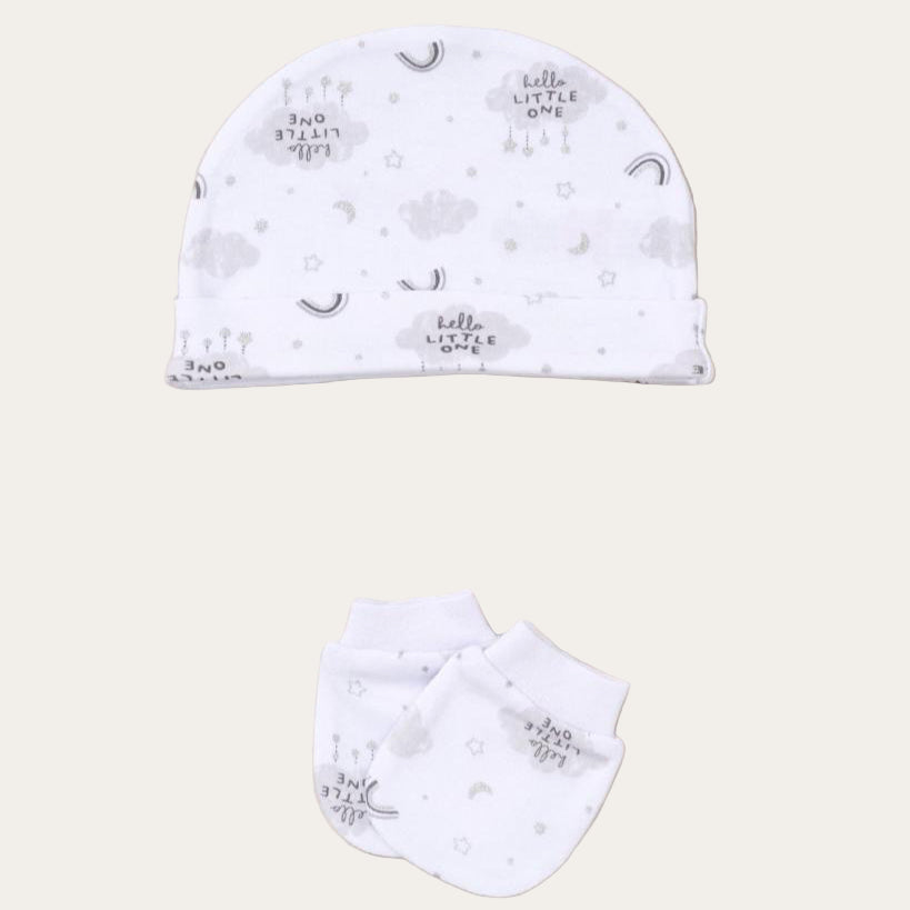 Neutral baby clothing set with cloud and rainbow theme
