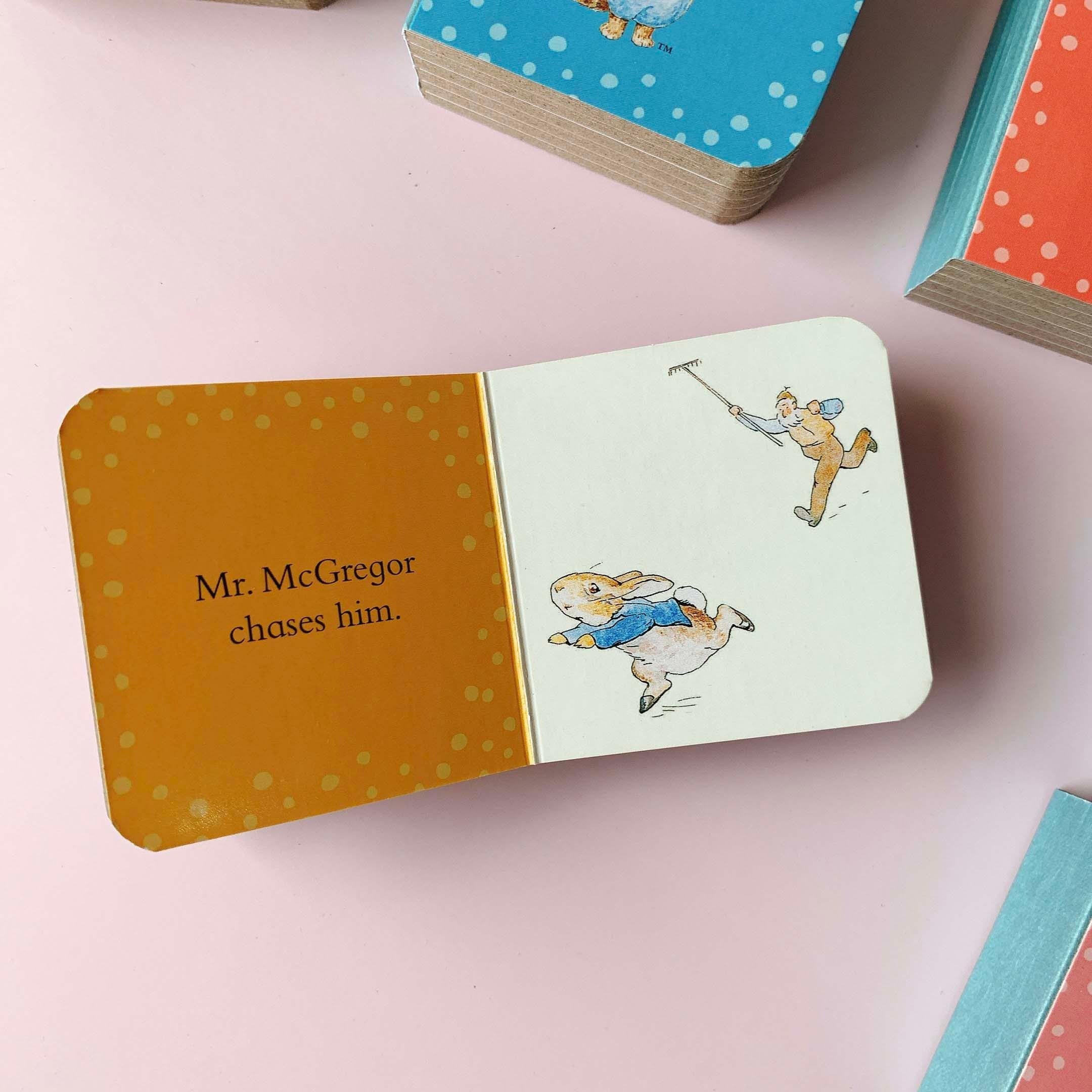 Open Peter Rabbit little books gift box with mini books inside