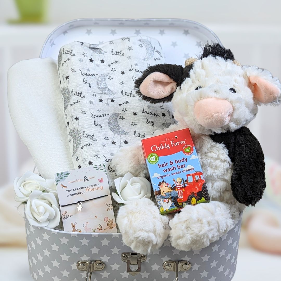 pregnancy gifts with muslin swaddles, gift for mummy, soft toy and organic wash.