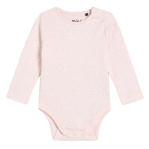 Baby girl essentials set in pastel pink