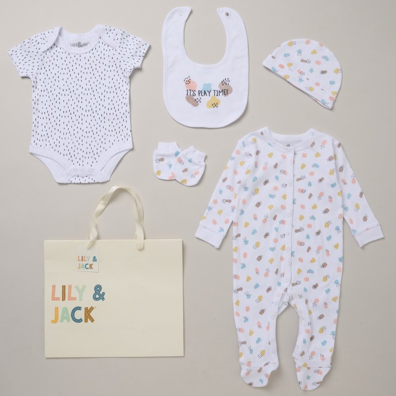 Neutral gift set of baby clothing