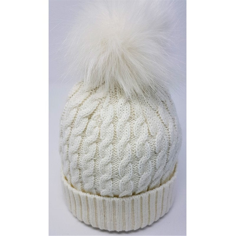 White cable knit pom-pom hat