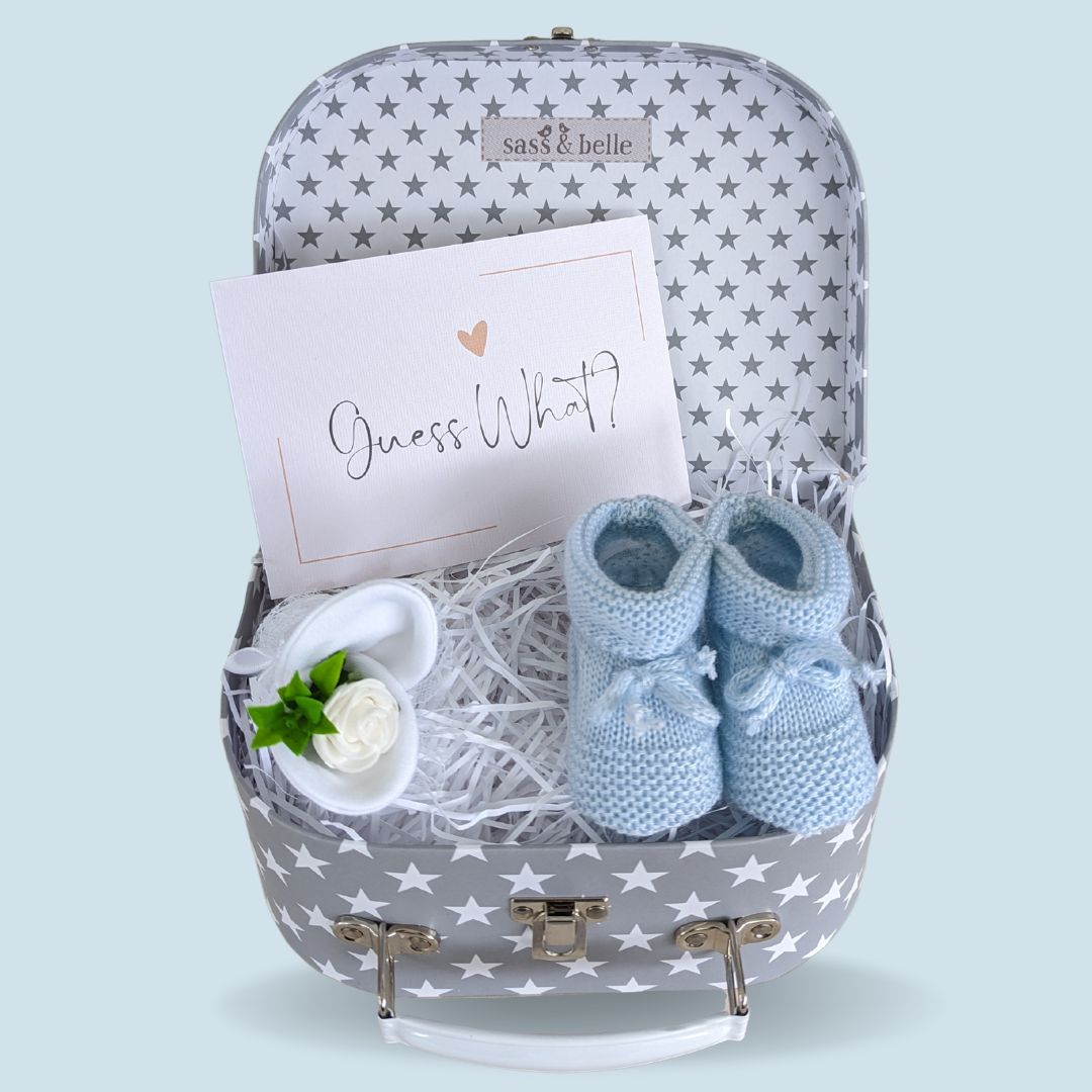 baby reveal gift box, it's a baby boy.