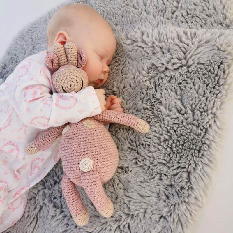 baby knit giraffe soft toy pink.